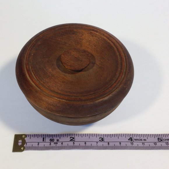 Vintage Wood Shaving Bowl with Lid - Picture 9 of 9